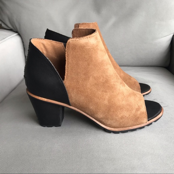 Sorel Shoes - NWB Sorel Nadia Bootie Camel Brown size 8.5